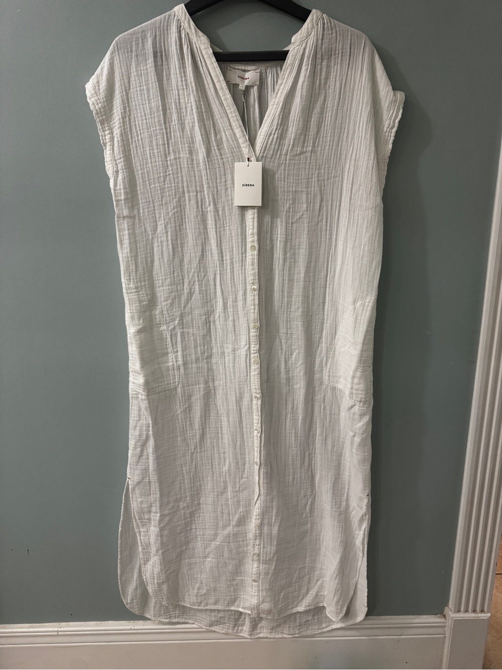 XiRENA White V-Neck Button-Front Gauze Dress